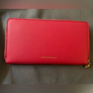 ALEXANDER MCQUEEN Alexander McQueen Fuchsia Leather Skull Zip Around Wallet